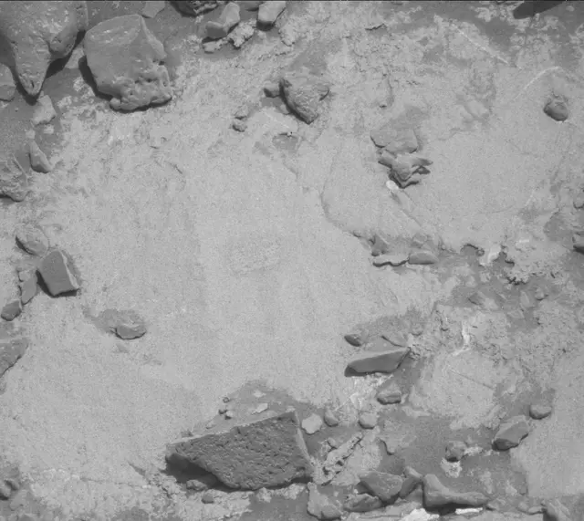 Sol 2639: Mast Camera (Mastcam)