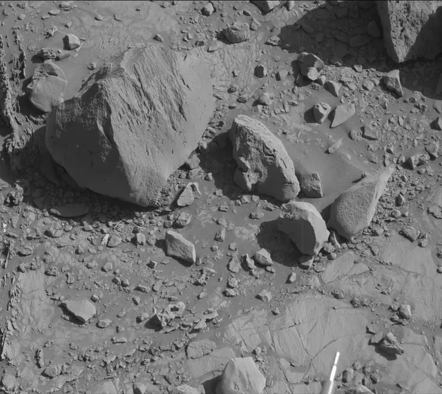 Sol 2642: Mast Camera (Mastcam)