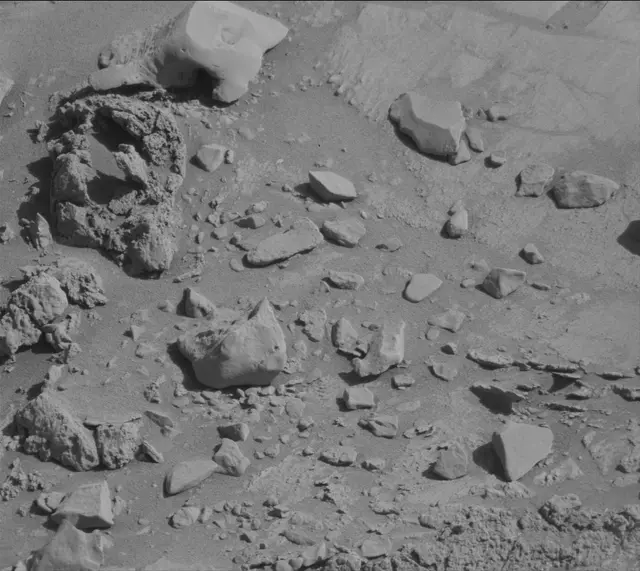 Sol 2642: Mast Camera (Mastcam)