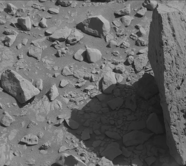 Sol 2642: Mast Camera (Mastcam)
