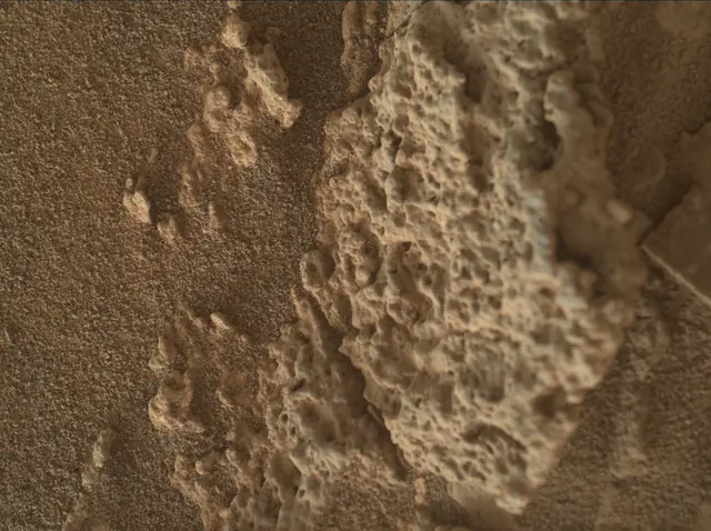 Sol 2642: Mars Hand Lens Imager (MAHLI)