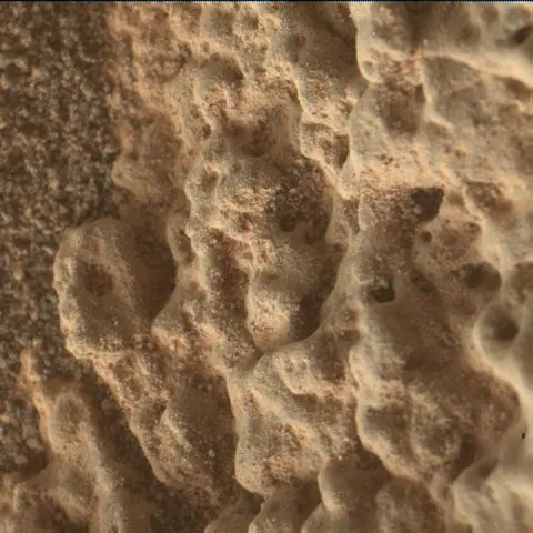 Sol 2642: Mars Hand Lens Imager (MAHLI)