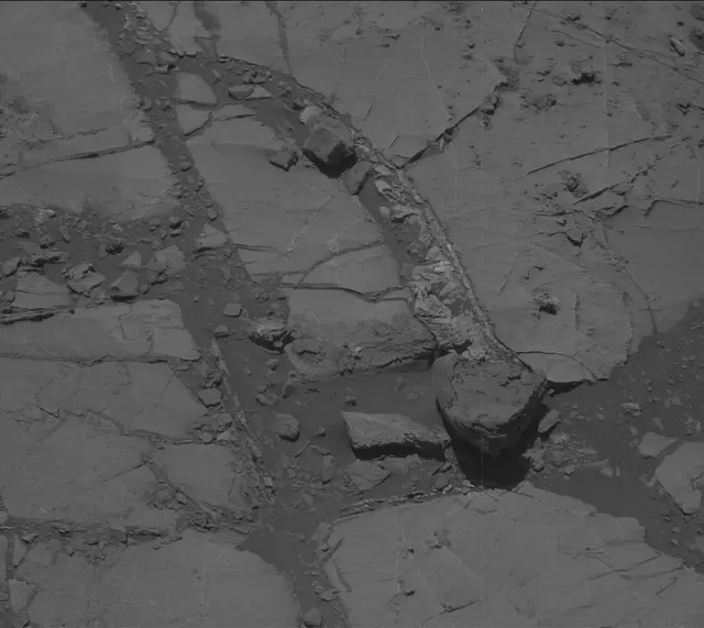 Sol 2643: Mast Camera (Mastcam)