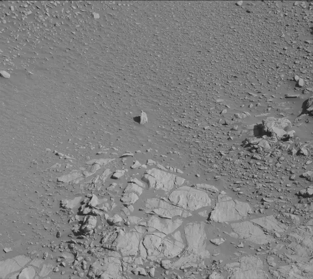 Sol 2643: Mast Camera (Mastcam)