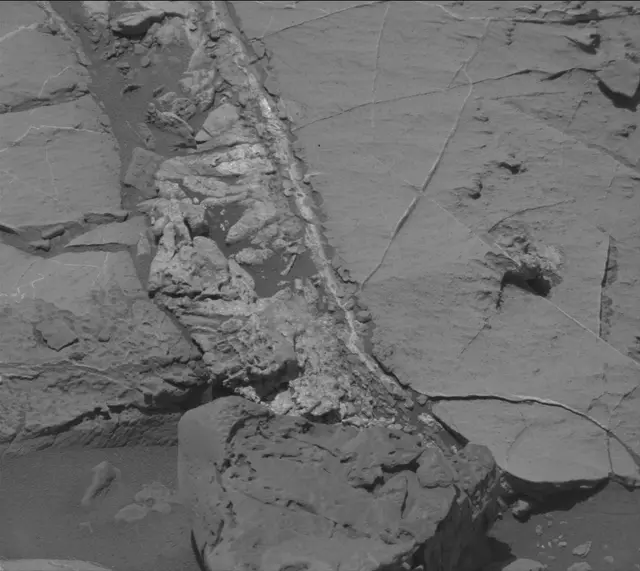 Sol 2643: Mast Camera (Mastcam)