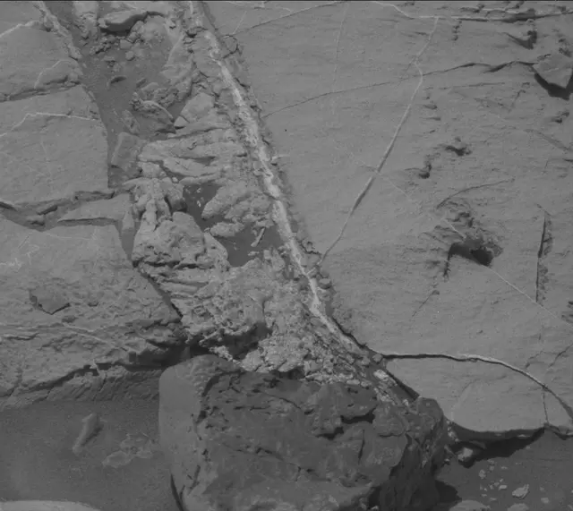 Sol 2643: Mast Camera (Mastcam)