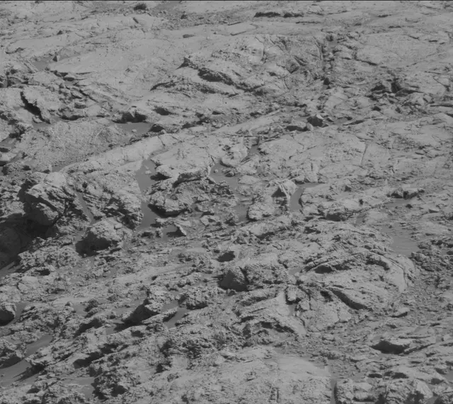 Sol 2645: Mast Camera (Mastcam)