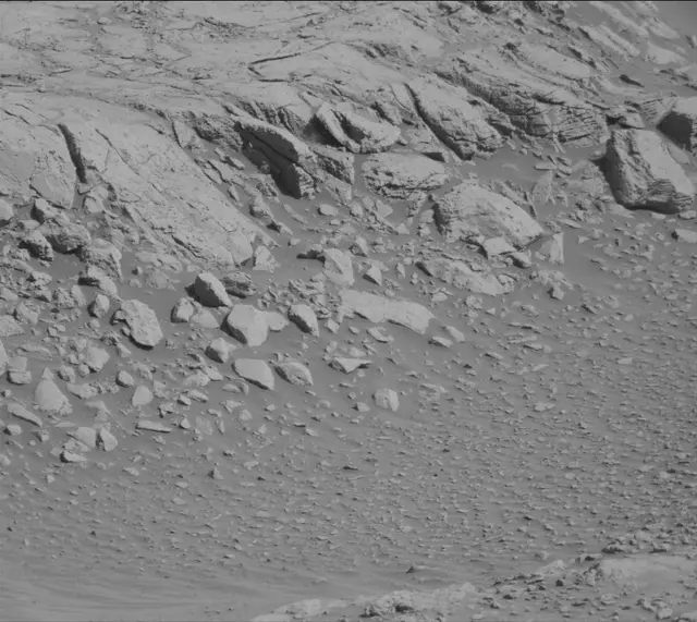 Sol 2645: Mast Camera (Mastcam)