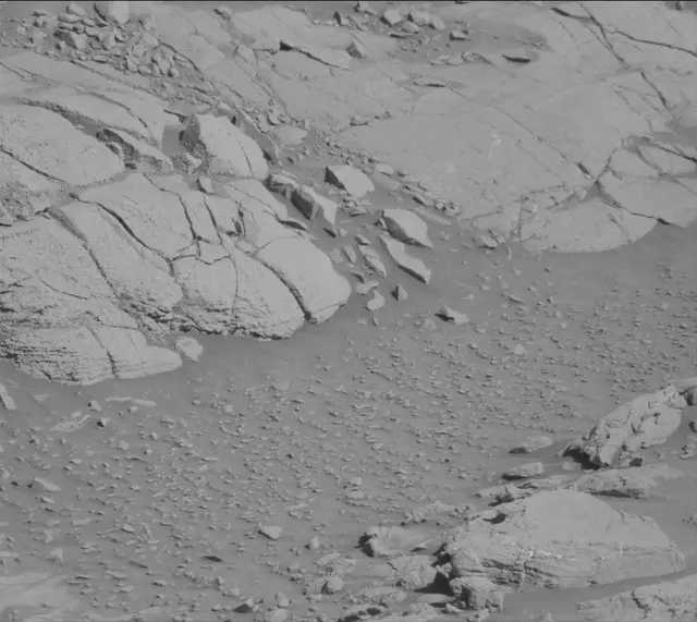 Sol 2645: Mast Camera (Mastcam)