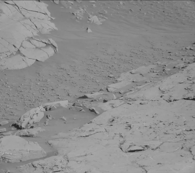 Sol 2645: Mast Camera (Mastcam)
