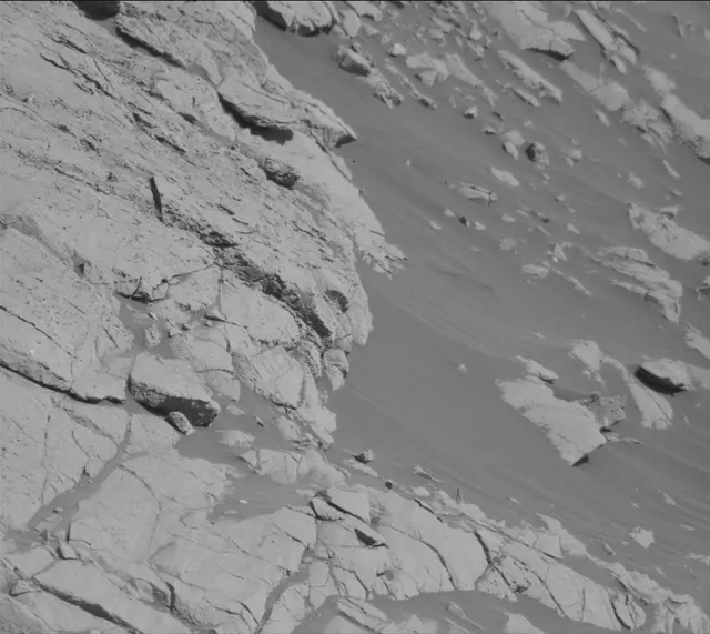 Sol 2645: Mast Camera (Mastcam)