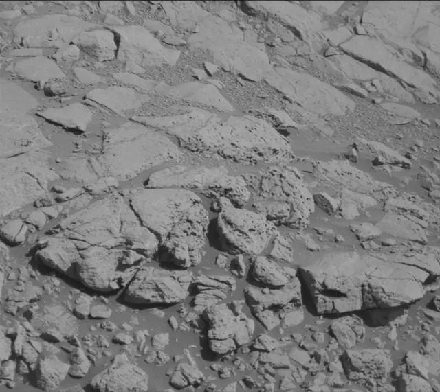 Sol 2645: Mast Camera (Mastcam)