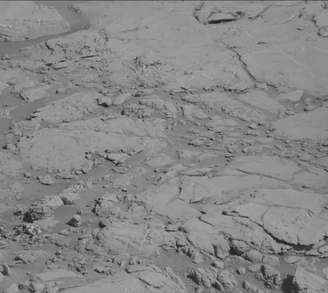 Sol 2645: Mast Camera (Mastcam)