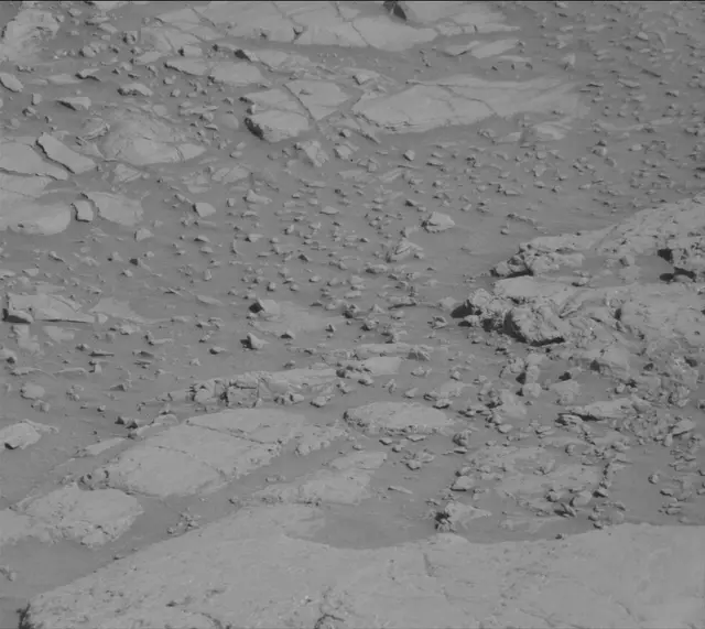 Sol 2645: Mast Camera (Mastcam)