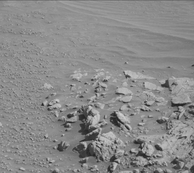 Sol 2645: Mast Camera (Mastcam)