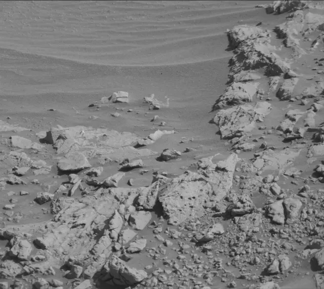 Sol 2645: Mast Camera (Mastcam)