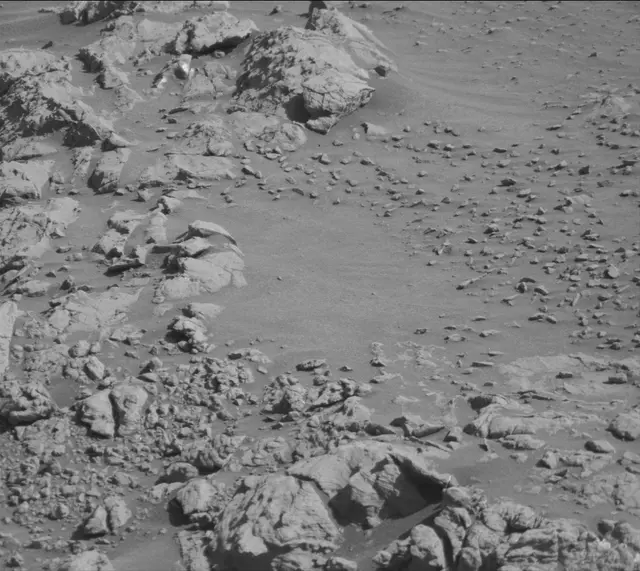 Sol 2645: Mast Camera (Mastcam)