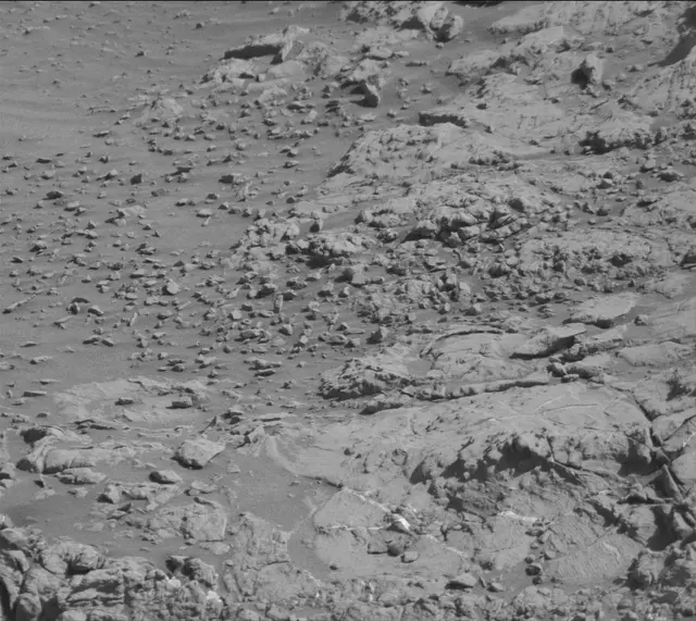 Sol 2645: Mast Camera (Mastcam)