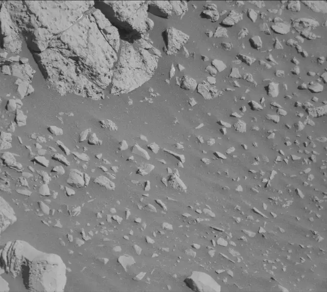 Sol 2645: Mast Camera (Mastcam)