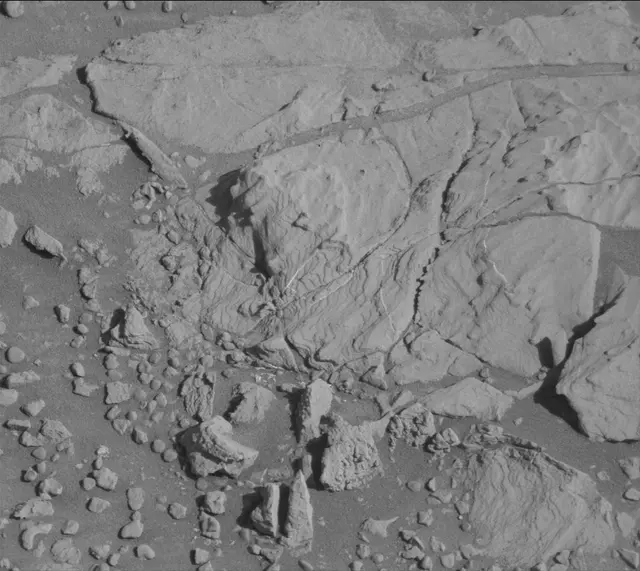 Sol 2645: Mast Camera (Mastcam)