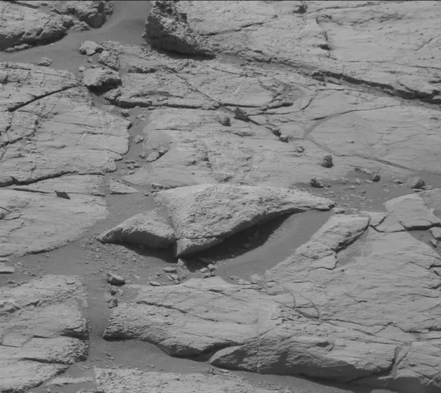 Sol 2654: Mast Camera (Mastcam)
