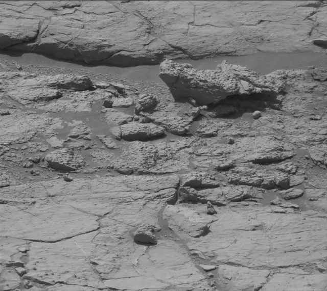 Sol 2654: Mast Camera (Mastcam)