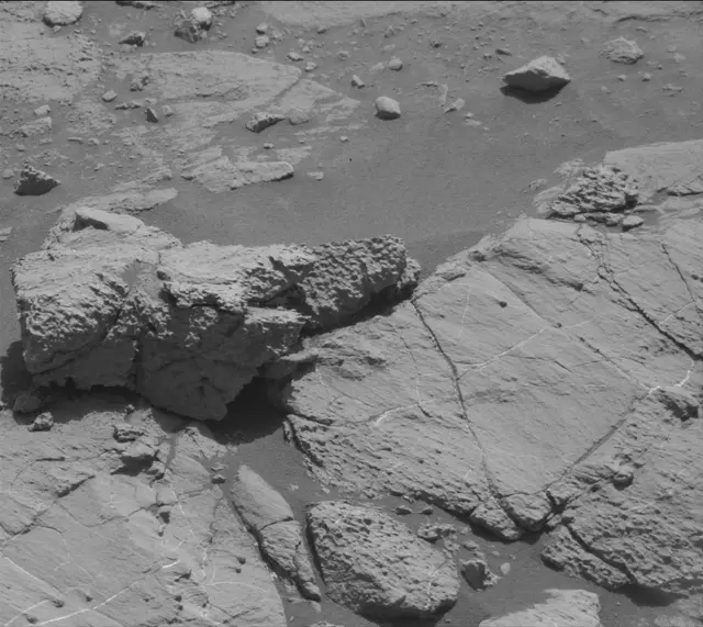 Sol 2654: Mast Camera (Mastcam)
