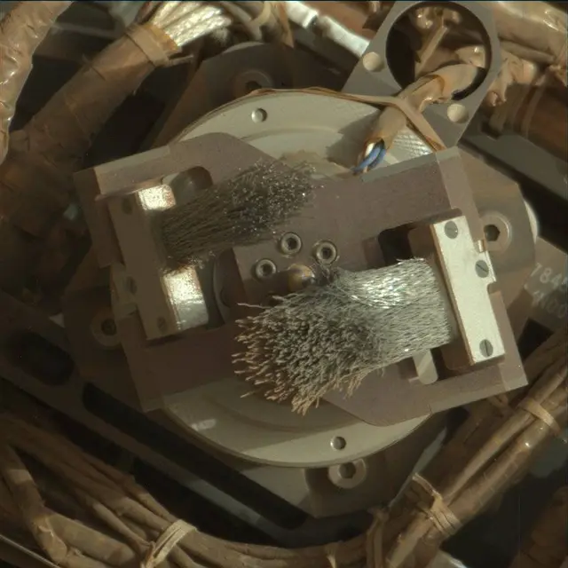 Sol 2656: Mast Camera (Mastcam)