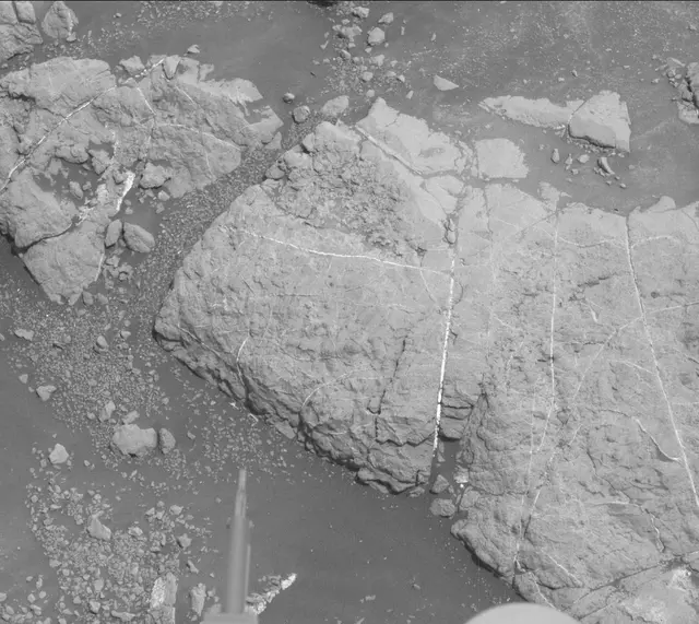 Sol 2657: Mast Camera (Mastcam)
