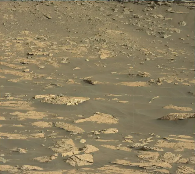Sol 2657: Mast Camera (Mastcam)