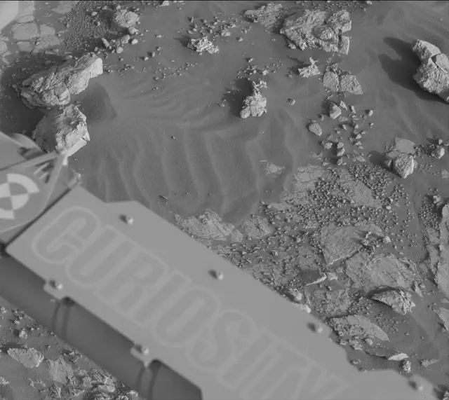 Sol 2657: Mast Camera (Mastcam)