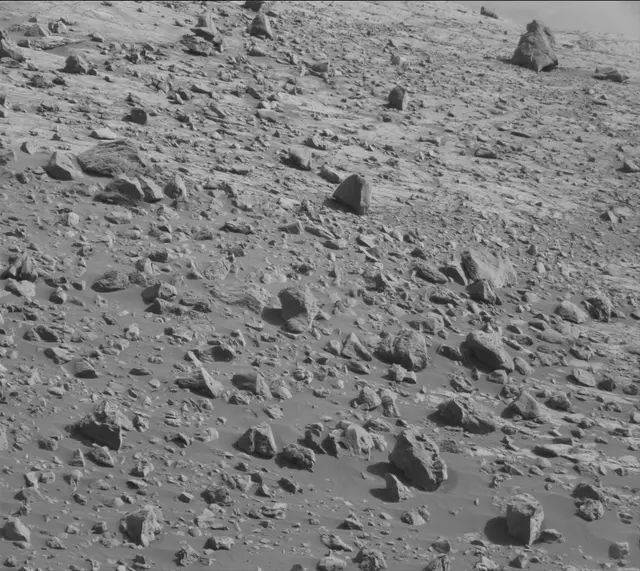 Sol 2657: Mast Camera (Mastcam)