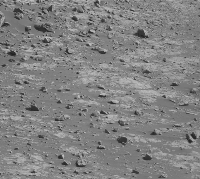 Sol 2657: Mast Camera (Mastcam)