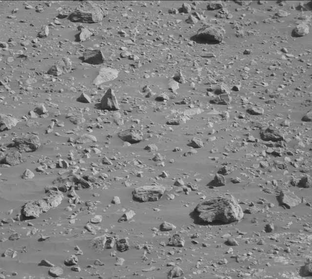 Sol 2657: Mast Camera (Mastcam)