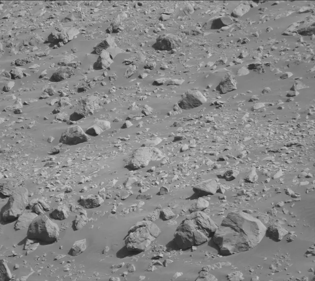 Sol 2657: Mast Camera (Mastcam)