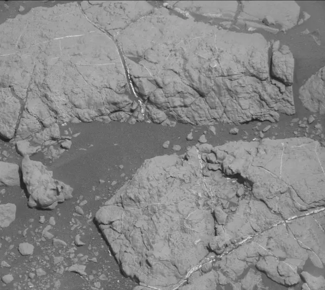 Sol 2657: Mast Camera (Mastcam)