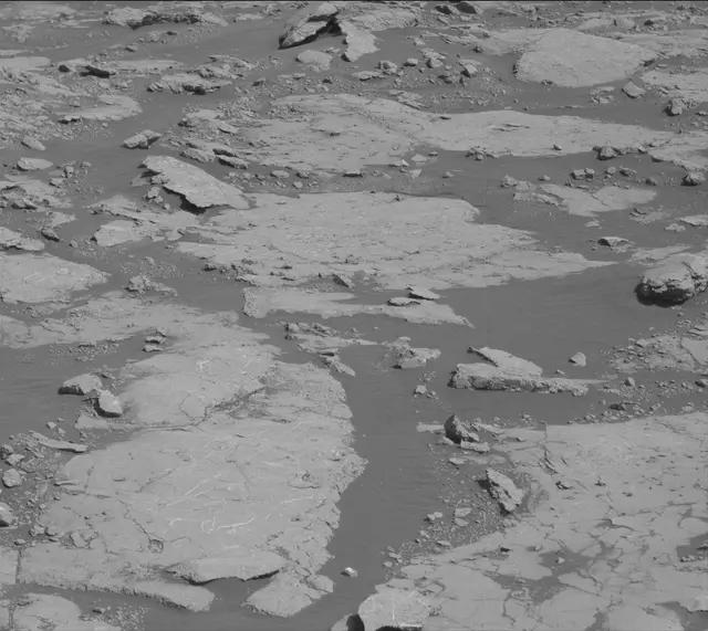 Sol 2658: Mast Camera (Mastcam)