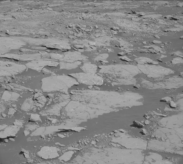 Sol 2658: Mast Camera (Mastcam)
