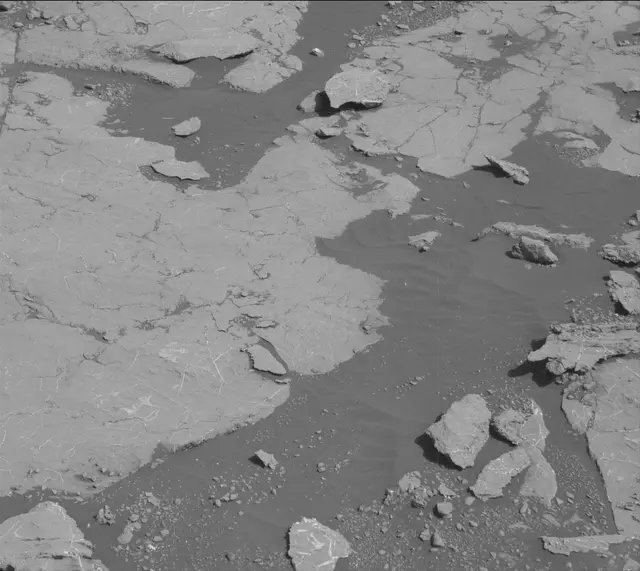 Sol 2658: Mast Camera (Mastcam)