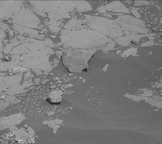 Sol 2658: Mast Camera (Mastcam)