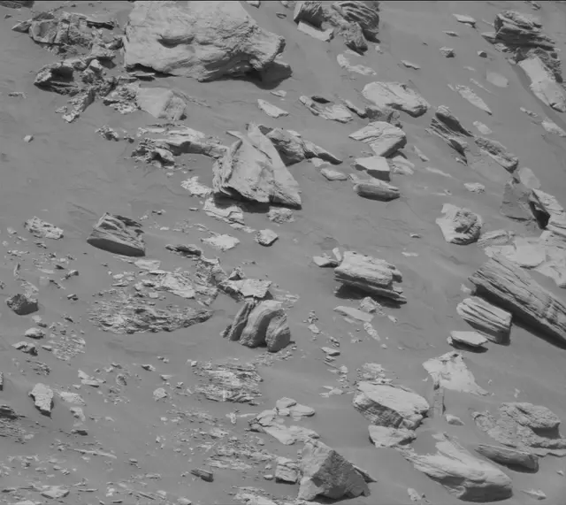 Sol 2658: Mast Camera (Mastcam)