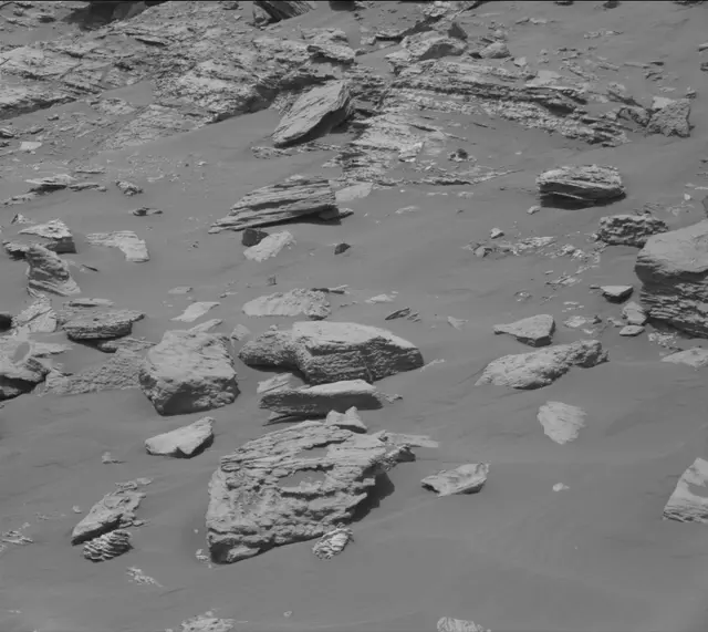Sol 2658: Mast Camera (Mastcam)