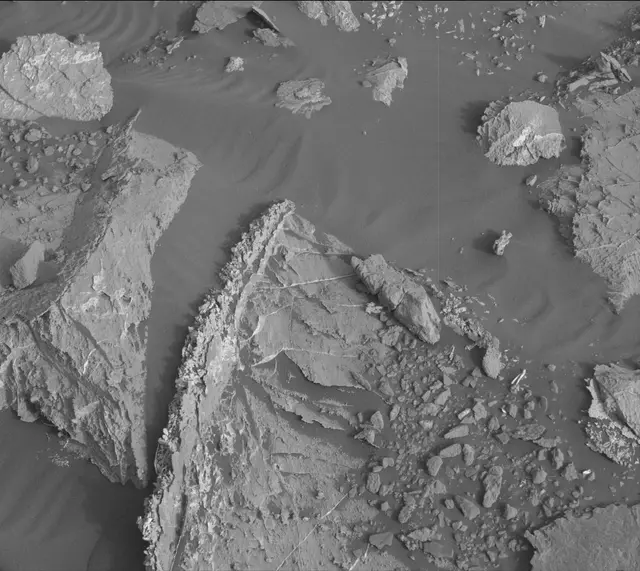 Sol 2659: Mast Camera (Mastcam)
