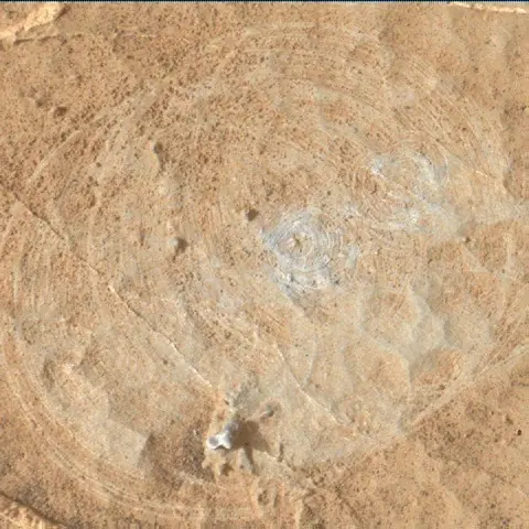 Sol 2660: Mars Hand Lens Imager (MAHLI)