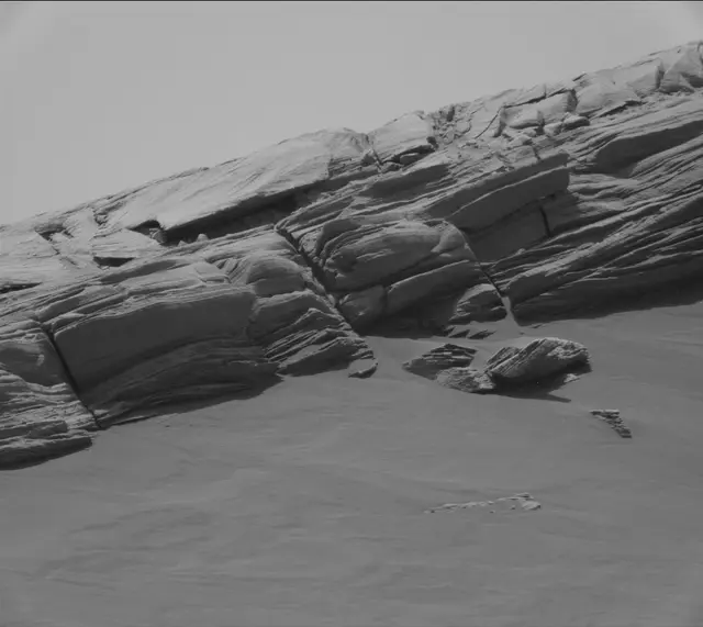 Sol 2663: Mast Camera (Mastcam)