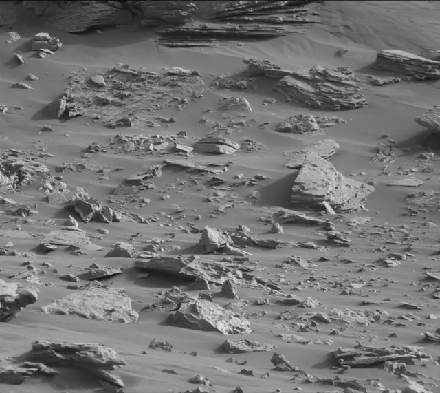 Sol 2663: Mast Camera (Mastcam)