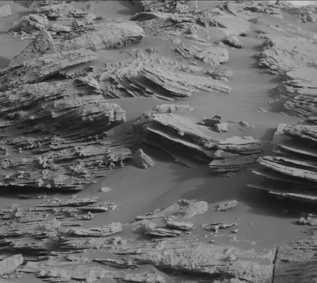 Sol 2663: Mast Camera (Mastcam)