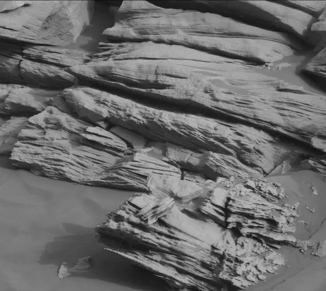 Sol 2663: Mast Camera (Mastcam)