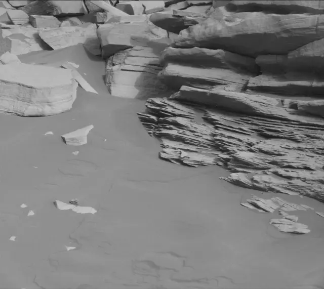 Sol 2663: Mast Camera (Mastcam)