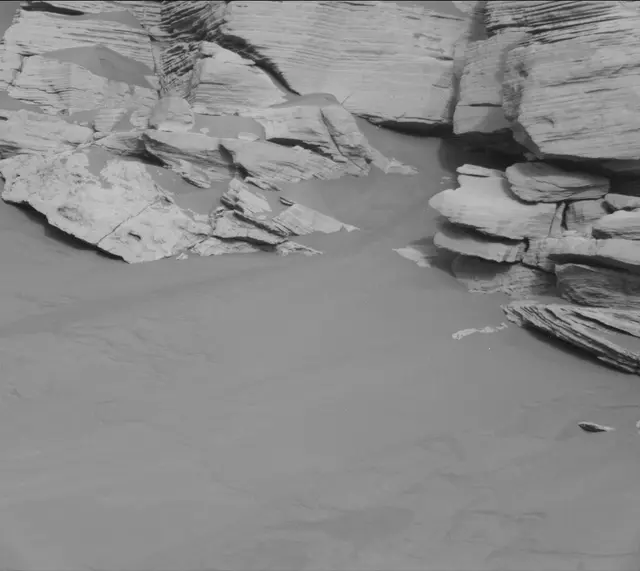 Sol 2663: Mast Camera (Mastcam)